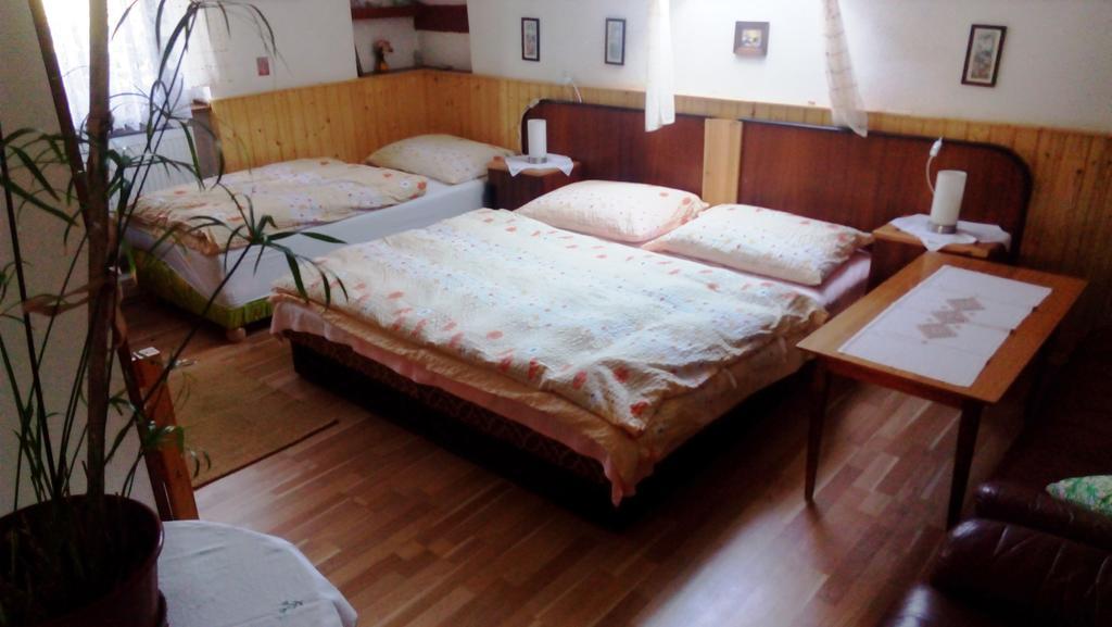 U Tri Kocek Hotel Jablonne v Podjestedi ภายนอก รูปภาพ