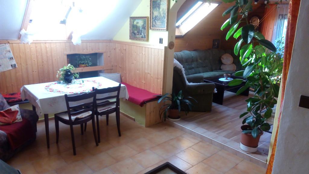 U Tri Kocek Hotel Jablonne v Podjestedi ภายนอก รูปภาพ